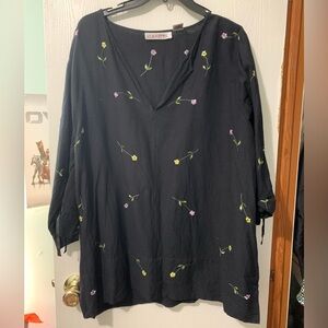 Silhouettes Blouse